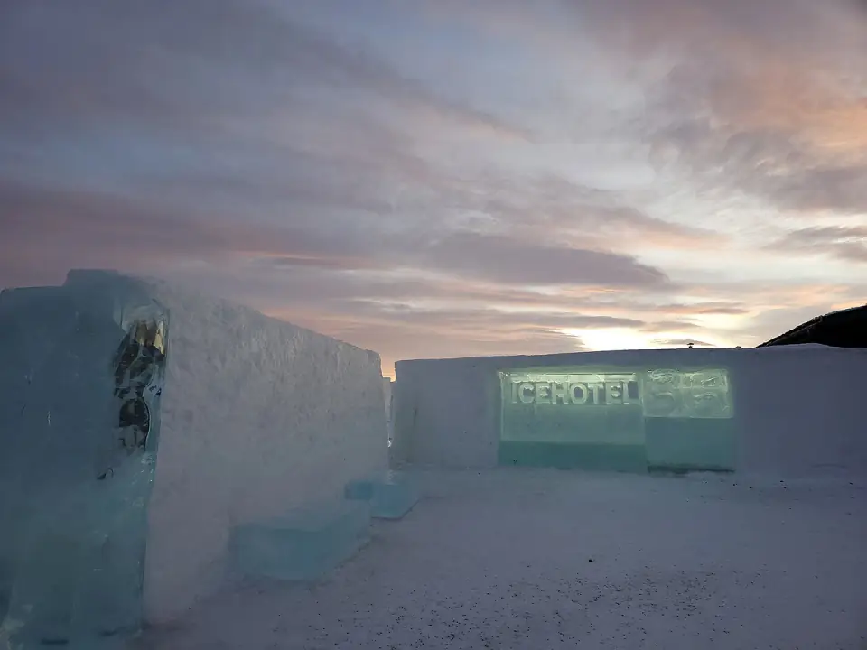 Ice Hotel 250207