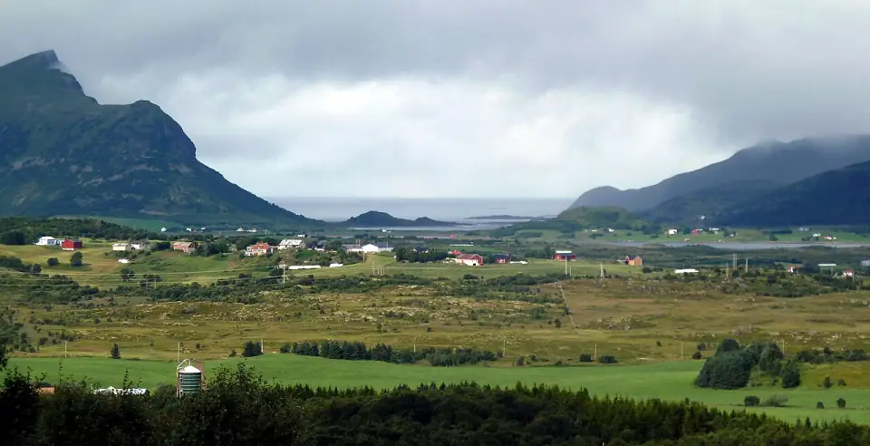 2010-08-03 - Lofoten - Vestvågøy - Leknes - panoramio